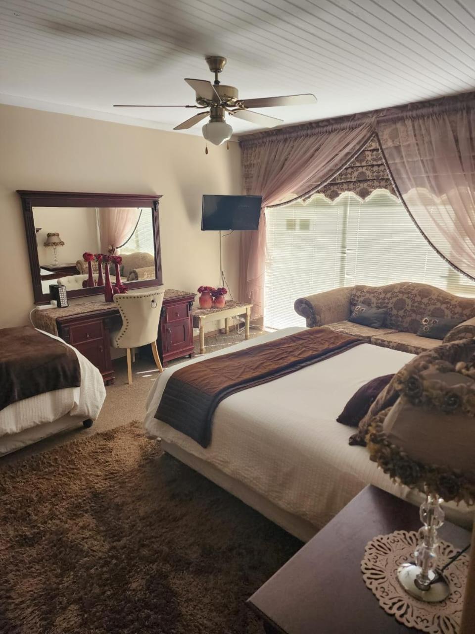 Villa Rose Cottages Bloemfontein Exterior foto